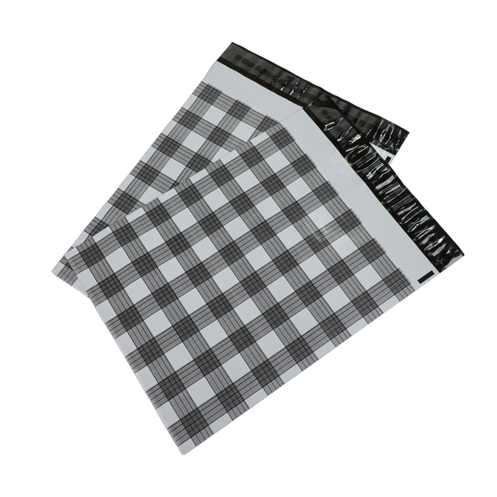 check pattern poly mailing bag